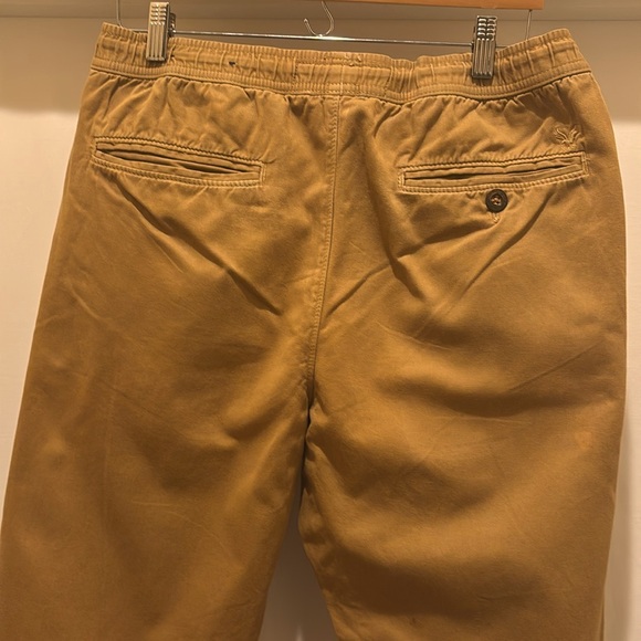 Gently Worn American Eagle Men’s Khaki Joggers Size Medium - Picture 3 of 11